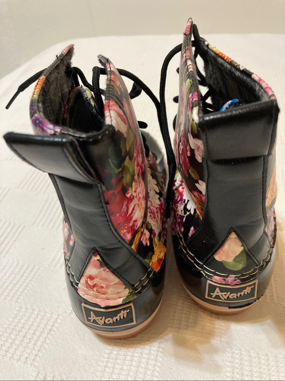 Avanti Black Floral Lace-Up Duck Boots - Women Size 7 - Picture 9 of 10